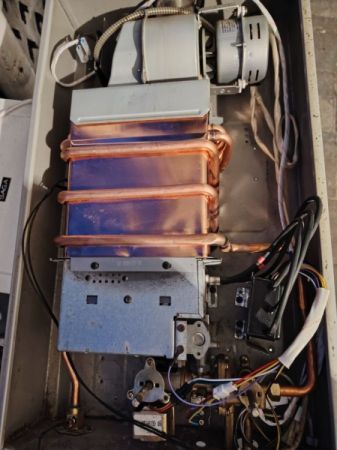 იყიდება გაზის წყლის გამაცხელებელი Termolux 12L — დახურული კამერით სურათი