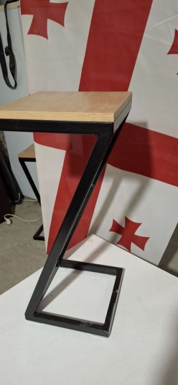 იყიდება ბარის სკამი — „ლოფტ“ სტილის და ორიგინალური სურათი