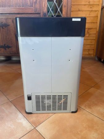 მანქანის მაცივარი 65 ლიტრი, ფრეონზე სურათი