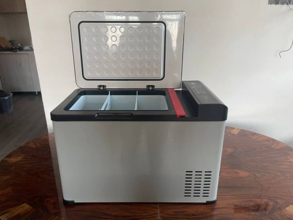 მანქანის მაცივარი 28 ლიტრი სურათი