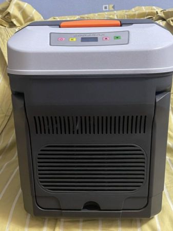 იყიდება ავტომობილის პორტატული მაცივარი — 35L (ახალი) სურათი