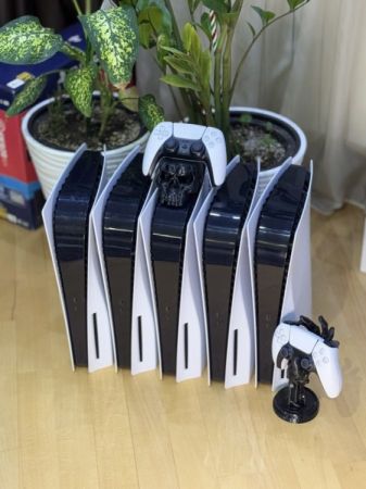 PlayStation 4 / 5 კონსოლების სრული კომპლექტი – იდეალური მდგომარეობა და საუკეთესო პირობები სურათი