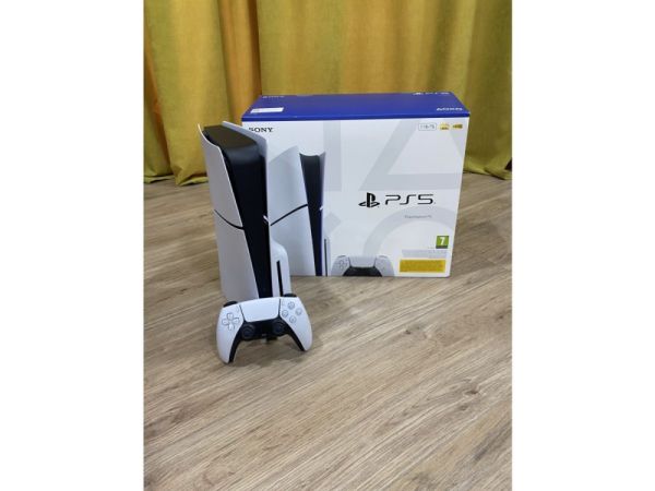 იყიდება playstation 5✅+ god of war ragnarok disc✅1400 ლარად სურათი