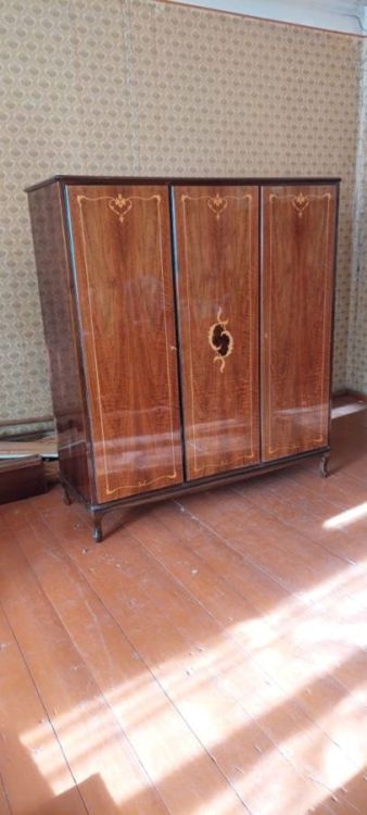 რუმინული წარმოების საძინებელი ოთახის კომპლექტი – ნატურალური ხე და ვინტაჟური სტილი სურათი