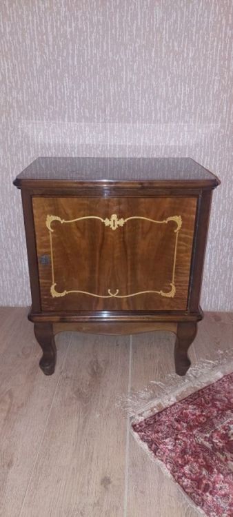 რუმინული წარმოების საძინებელი ოთახის კომპლექტი – ნატურალური ხე და ვინტაჟური სტილი სურათი