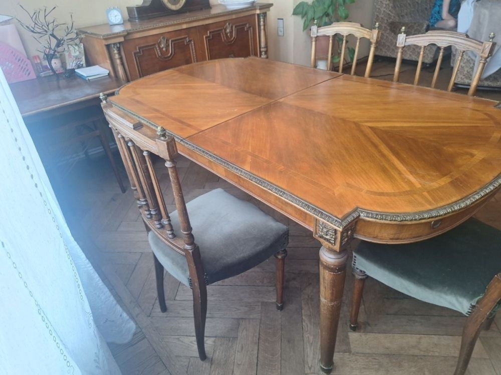 მისაღები ოთახის ავეჯის ფართო არჩევანი - კლასიკური და რუმინული კომპლექტები სურათი