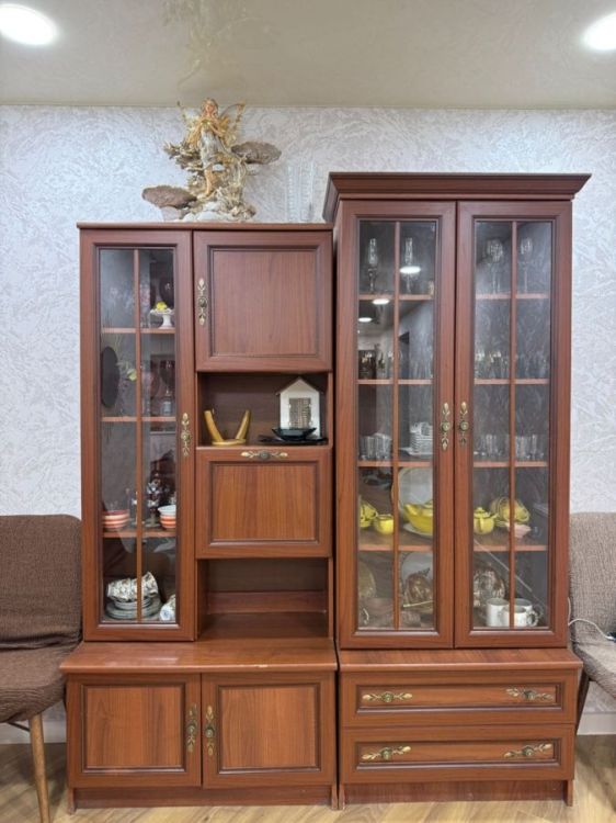 მისაღები ოთახის ტევადი სათავსო – სამნაწილიანი კომპლექტი სურათი