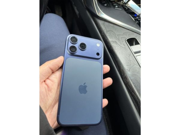 Iphone 17 pro max სურათი