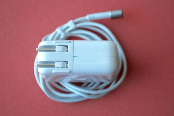 Macbook Original Power Adapter სურათი