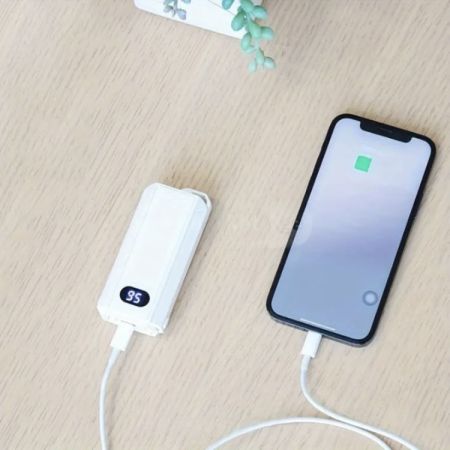 მობილურის დამტენი ბლოკი სურათი