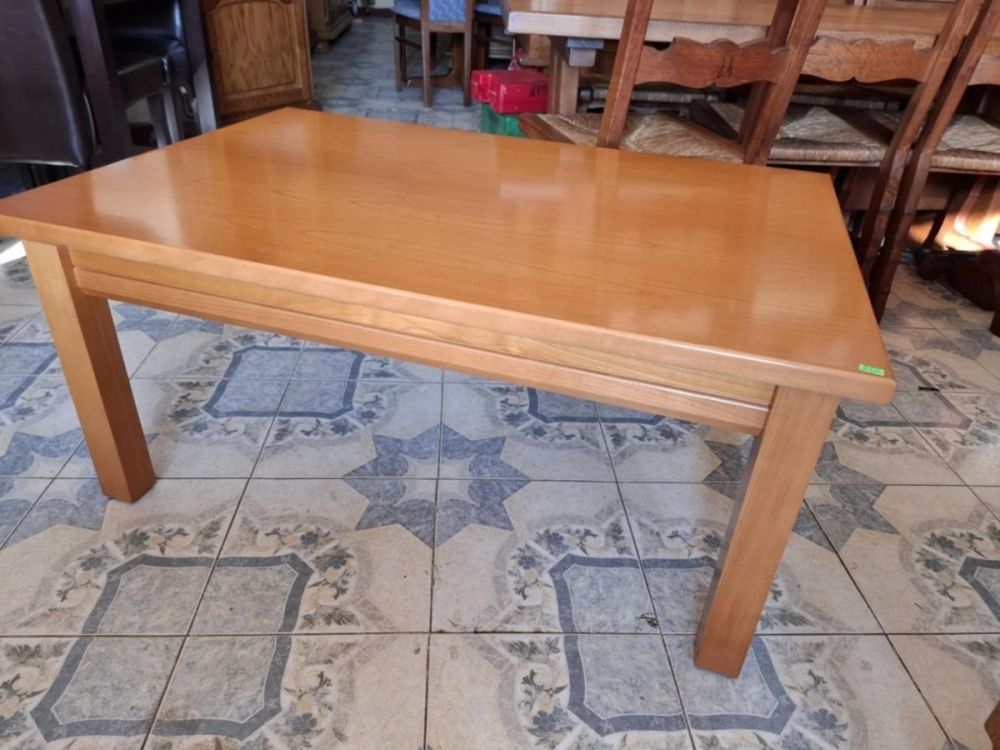 ჟურნალის მაგიდა – მასიური ხის გერმანული მაგიდა, გამძლე და ელეგანტური დიზაინი სურათი