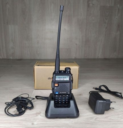 BAOFENG-ის ორიგინალი რაციები UV-5R სურათი