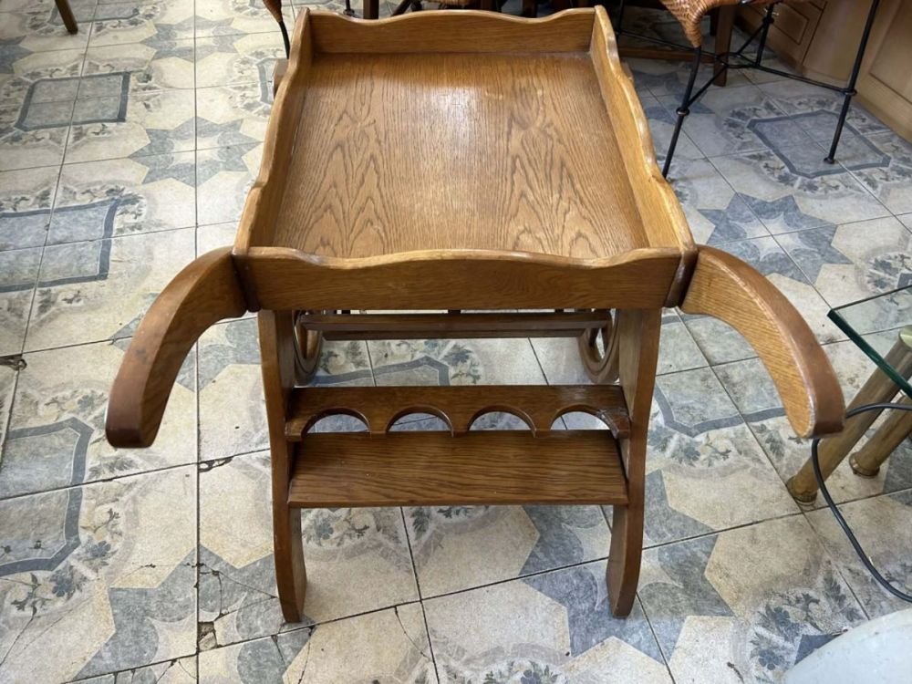 მისაღები ოთახის ჟურნალების მაგიდა – დახვეწილი და პრაქტიკული არჩევანი სურათი