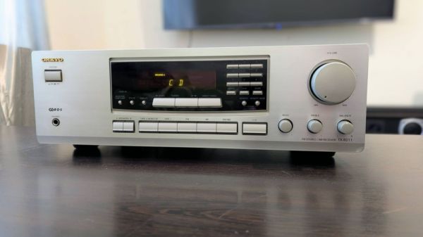 Onkyo TX-8211. სურათი