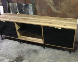 TV სადგამი შავი აკრილის ფასადებით – პრემიუმ ხარისხი (200x40x65 სმ)