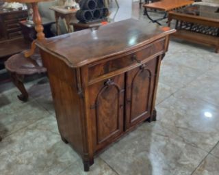 სარესტავრაციო ანტიკვარული ხის კომოდი