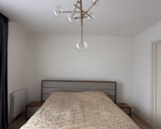 ორადგილიანი საწოლი ტუმბოებით – ფაქტობრივად ახალი