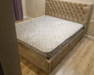 ორადგილიანი საწოლი სათავსოთი და მატრასით