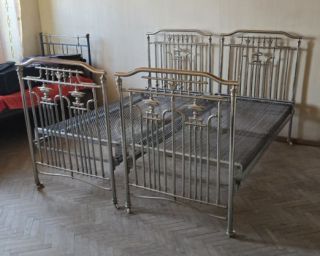 ანტიკვარული "ვარშავის" საწოლი – სპილენძის  2 ცალი