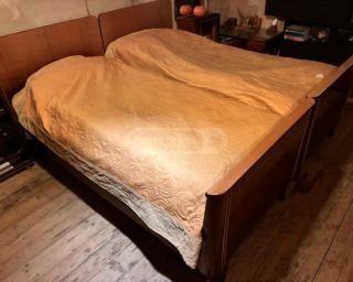 სასწრაფოდ! იყიდება 2 ცალი გერმანული ხის საწოლი – "სონია" (Sonia)