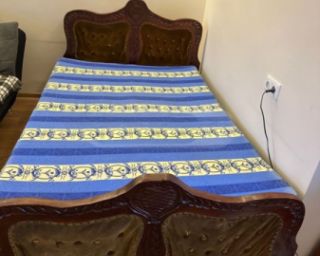 იყიდება 2 ცალი ხის საწოლი – ძალიან კარგ მდგომარეობაში