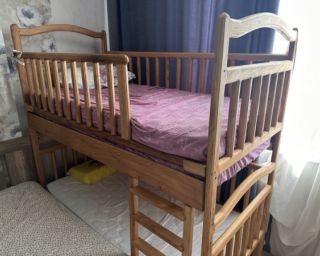 ხელთნაკეთი წაბლის ხის ორსართულიანი საწოლი