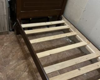 სასწრაფოდ! იყიდება ხის საწოლი საუკეთესო ფასად