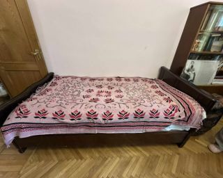 რუმინული წითელი ხის საწოლი – ანტიკვარული ხარისხი