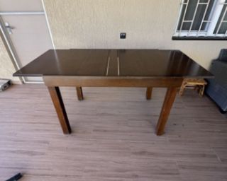 გასაშლელი სამზარეულოს მაგიდა – მყარი და პრაქტიკული