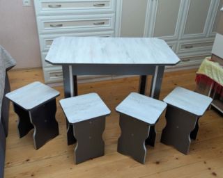 სამზარეულოს ახალი მაგიდა + 4 ტაბურეტი