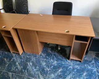 იყიდება კომპიუტერის მაგიდები – მაღალი ხარისხის MDF