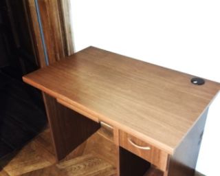 კომპიუტერის მაგიდა – პრაქტიკული და სრულად აღჭურვილი