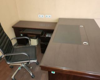 საოფისე ავეჯის და ინვენტარის ფართო არჩევანი