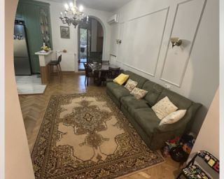 ტრანსფორმერი კუთხის დივანი – მყარი კონსტრუქციითა და სათავსოთი