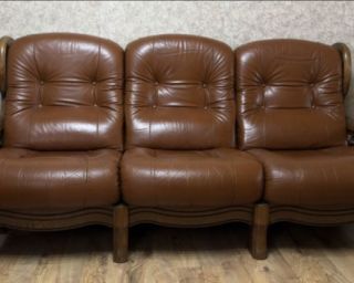 იყიდება ევროპული ნატურალური ტყავის სამეული – მასიური ხე