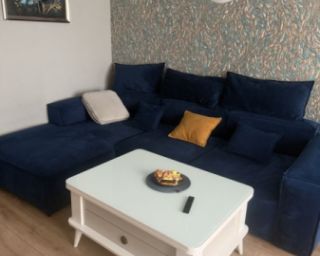 იყიდება დივანი და მაგიდა – სახლიდან (საუკეთესო მდგომარეობაში)