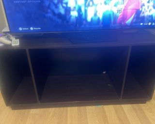 იყიდება ტელევიზორის მაგიდა ADORE — თანამედროვე და დახვეწილი