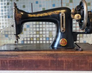 ტყავის საკერავი მანქანა  ПМЗ