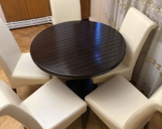 სასადილო კომპლექტი – მრგვალი მაგიდა და 4 სკამი