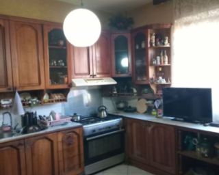 სამზარეულოს კომპლექტი – მყარი ხის ფასადებით