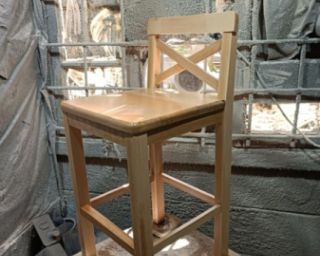 იყიდება ბარის სკამი — დახვეწილი და მყარი