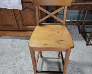 ჰოლანდიური ხის ბარის სკამი – ნატურალური მასალა და ვინტაჟური სტილი