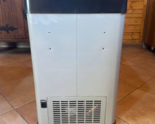 მანქანის მაცივარი 65 ლიტრი, ფრეონზე