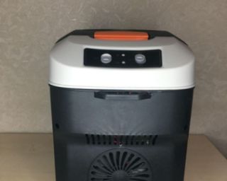 მანქანის მაცივარი 10 ლიტრი