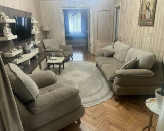 მისაღები ოთახის ავეჯის კომპლექტი – მოდერნისტული დიზაინის სათავსოები და ვიტრინები