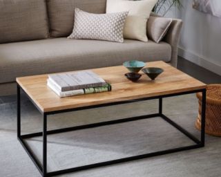 მისაღები ოთახის ჟურნალების მაგიდა – დახვეწილი კლასიკური დიზაინი