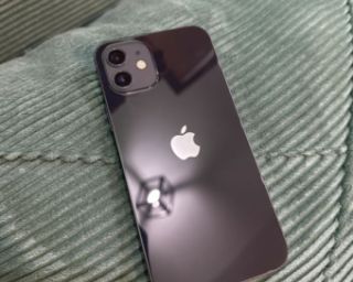 iPhone 12 იდიალური ტელეფონი