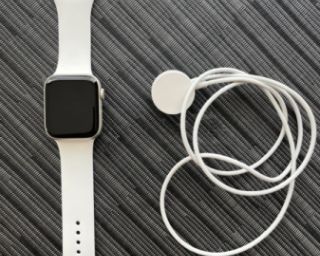 apple watch se 44 2 gen. 88%