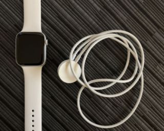 apple watch se 44 2 gen. 100%