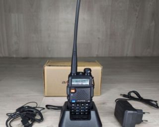 BAOFENG-ის ორიგინალი რაციები UV-5R